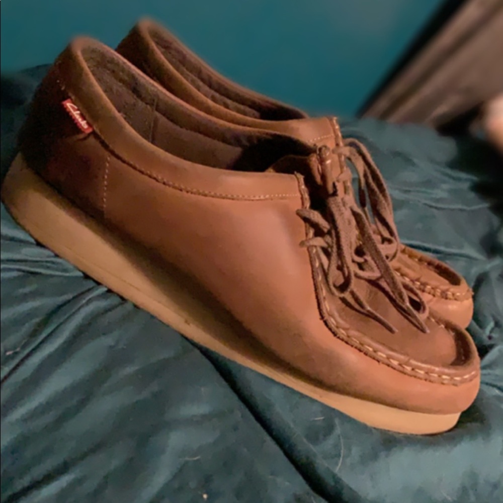 Women’s Clark Wallabees in Beeswax Leather